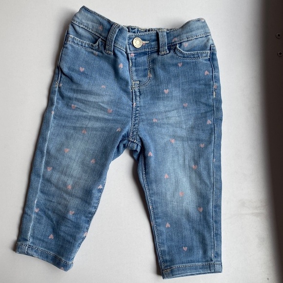 Oshkosh B’Gosh Denim‎ Jeans with Pink Hearts Printed Light Wash 6 Month Size - Picture 1 of 4